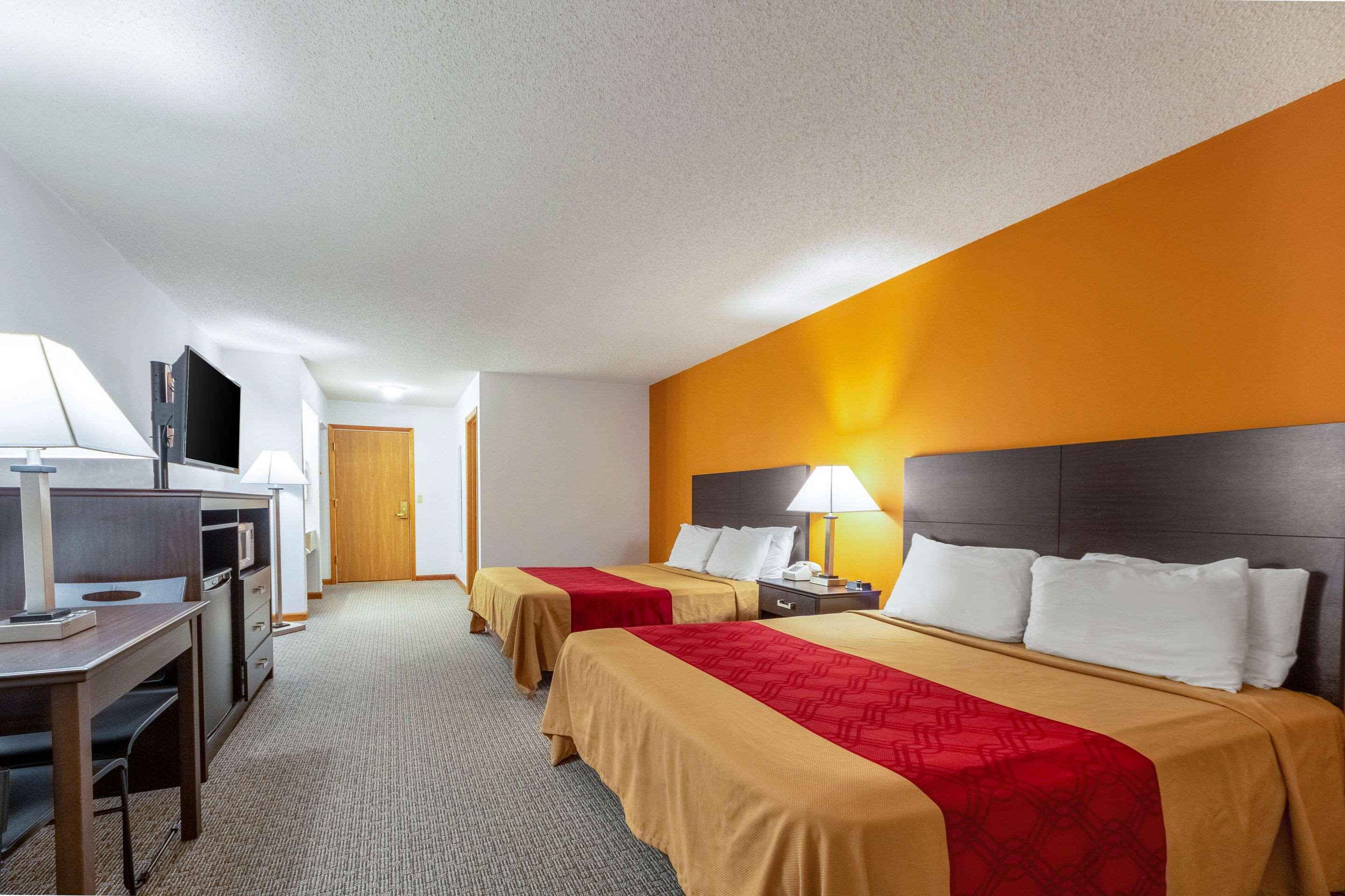 Econo Lodge Lakeshore Manistique Exterior foto