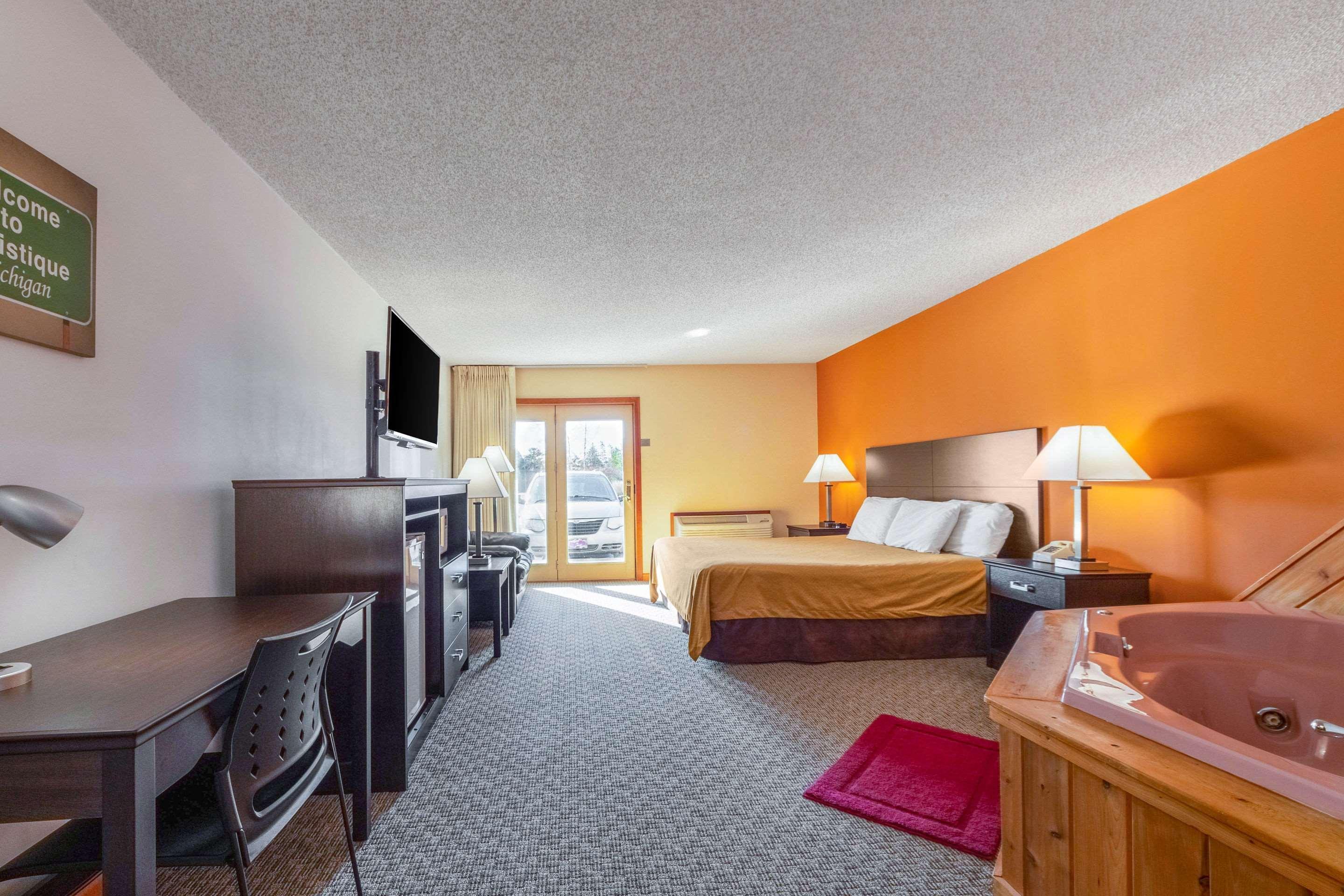 Econo Lodge Lakeshore Manistique Exterior foto