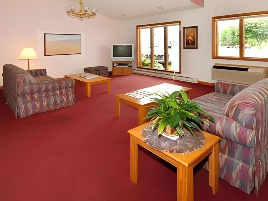 Econo Lodge Lakeshore Manistique Exterior foto